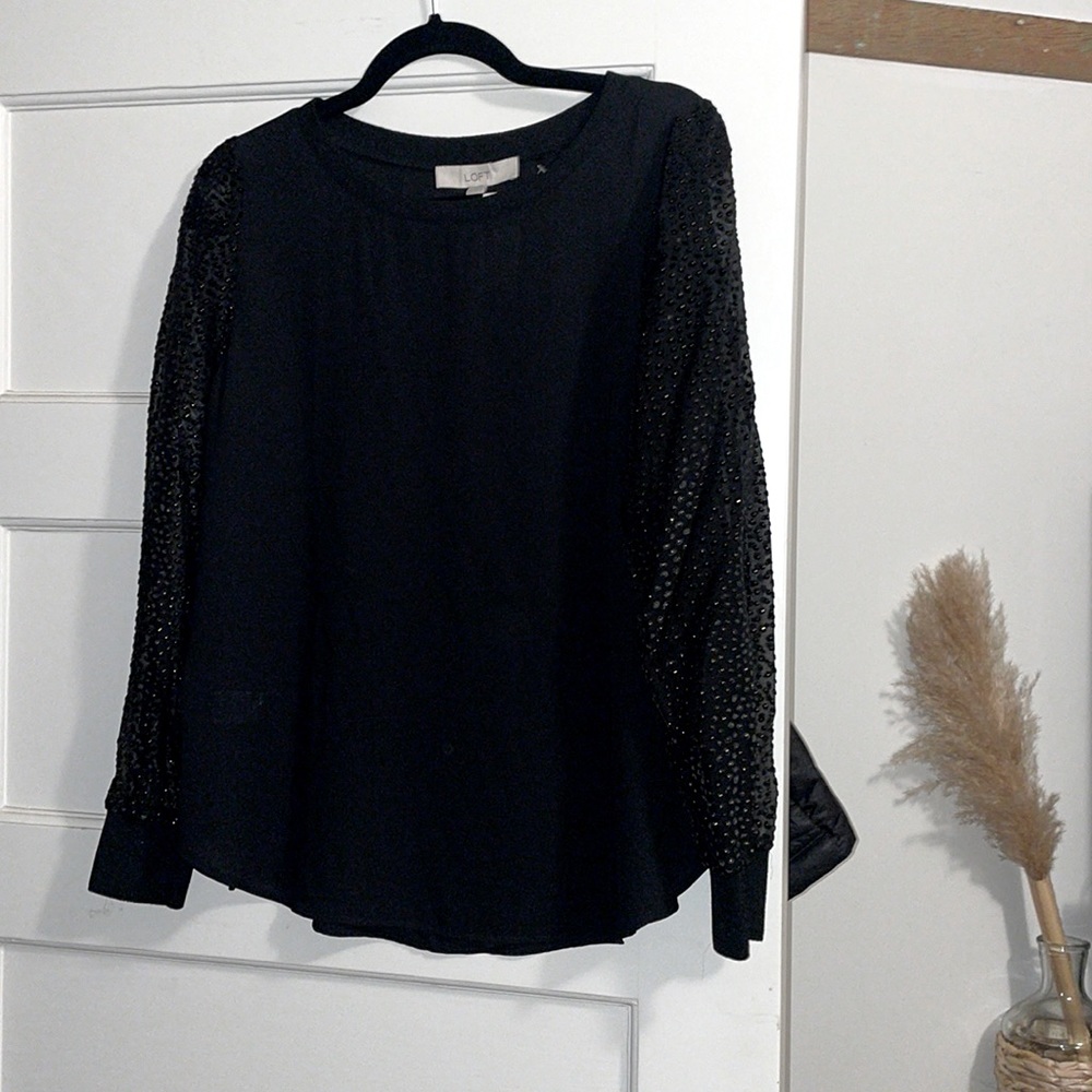 NWT - LOFT - Blouse w/ Shimmer Sleeve - Size Small